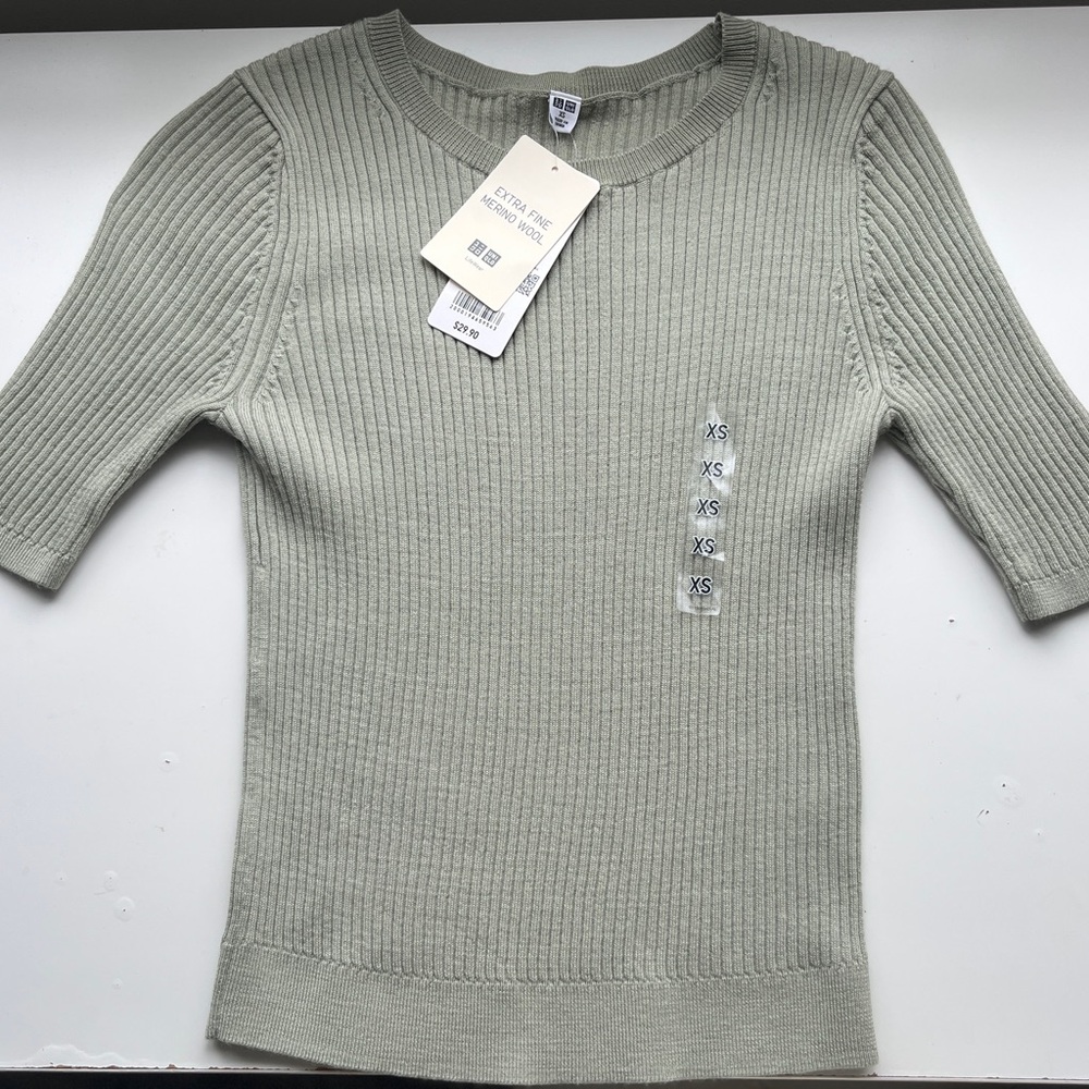 Uniqlo Merino Ribbed Crew Neck Sweater in Green